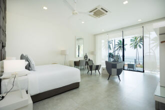 Green Turtle Villa By The Serendipity Collection