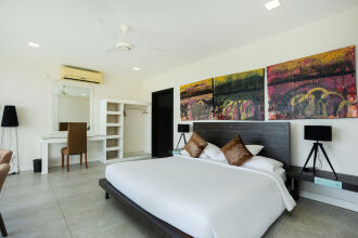 Green Turtle Villa By The Serendipity Collection