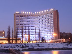 Отель Славутич