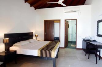 Embudu Village Resort