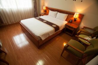 Au Lac Legend Hotel