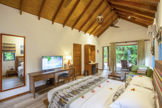 Reethi Faru Resort