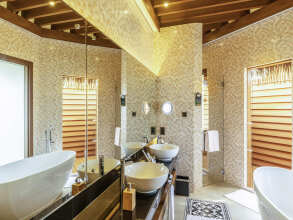 Mercure Maldives Kooddoo