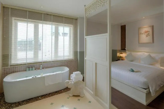 Au Lac Charner Hotel