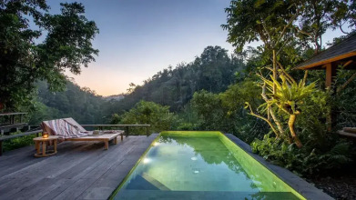 Buahan, A Banyan Tree Escape