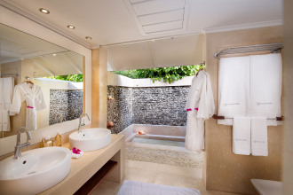 Diamonds Athuruga Beach & Water Villas