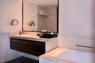 Nusa Dua Beach Hotel & Spa, Bali
