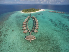Angaga Island Resort & Spa