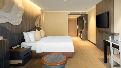 Amora Beach Resort Phuket