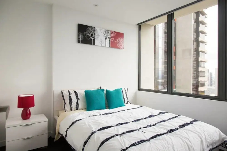 Luxury Two Bed Apt Swimming Pool