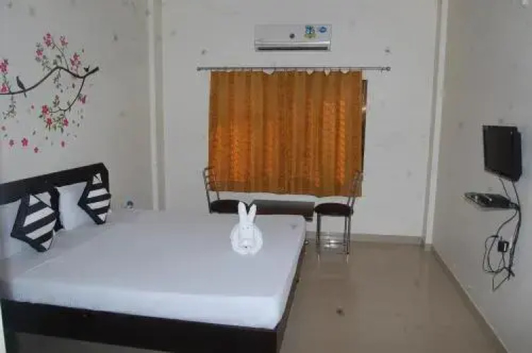 Thar Midway Hotel & Restaurant