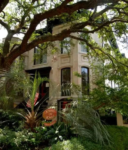 Joan's on Jones Bed & Breakfast