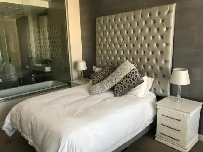 Sandton Skye Suite 604
