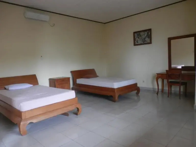 Sunshine Beach Bungalows and Restaurant