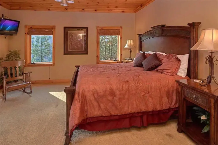 Journeys End - Five Bedroom Cabin