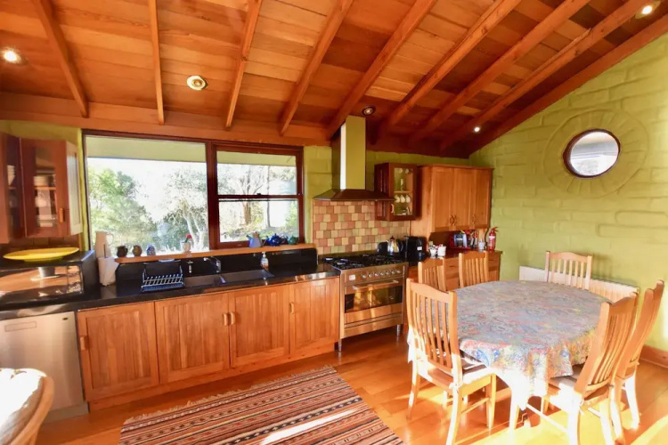 Omaroo Mountaintop Villa