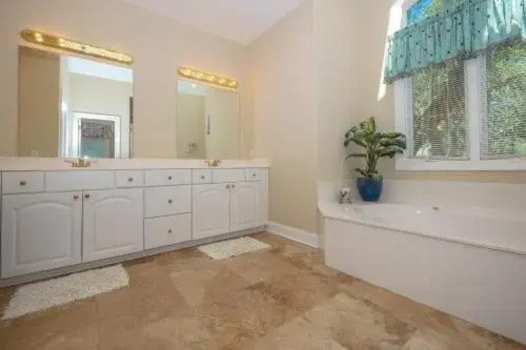 14 Promontory Ct.
