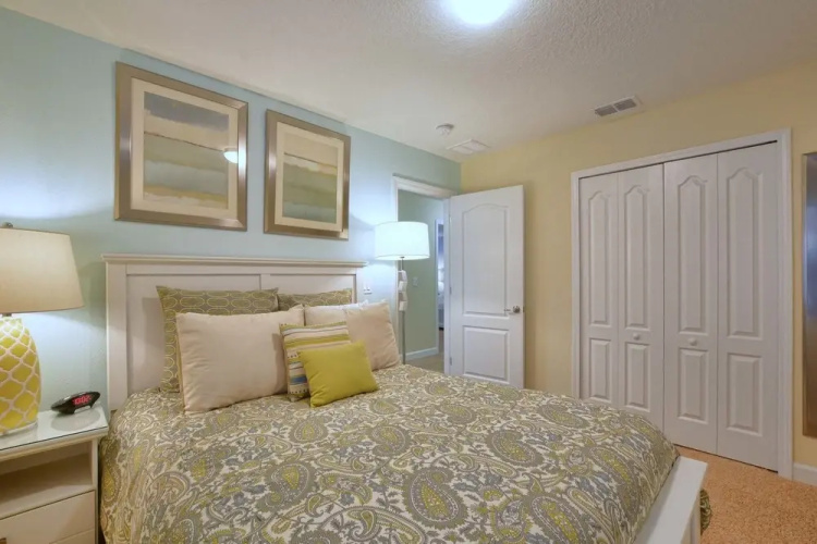 Paradise Palms 8806