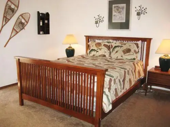 Horizons 4 - HZ173 - 2 Br condo by RedAwning