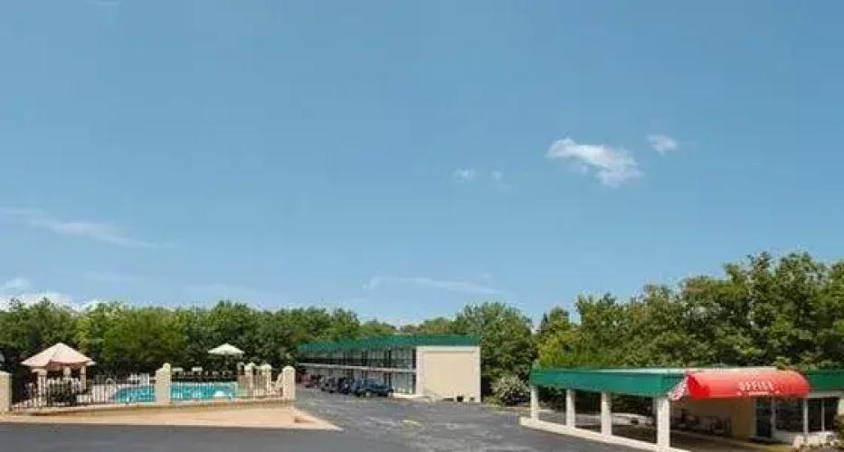 Econo Lodge Silver Dollar City Area