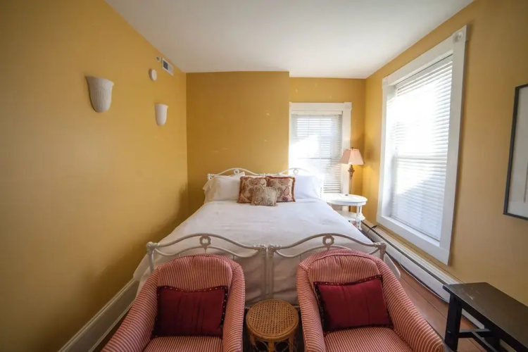 Bartlett Pear Inn