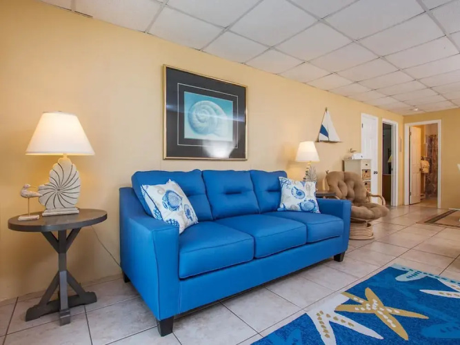 46th St Windjammer 102 1Br Condo