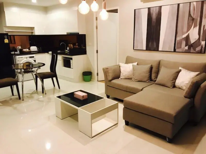 Modern apartment with many amenities