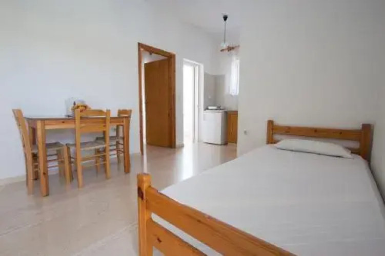 Elena Rooms & Apartments