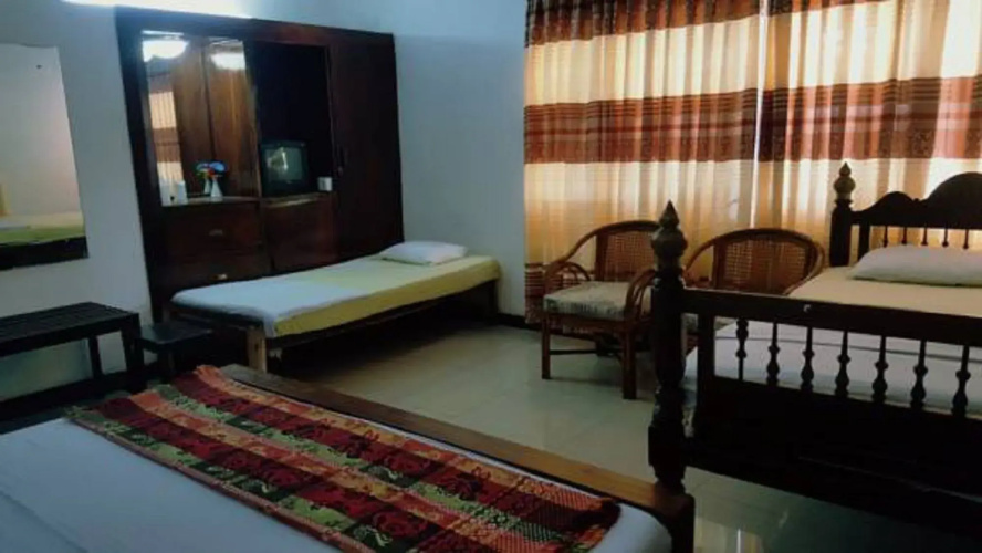Water Front Hotel Kandy