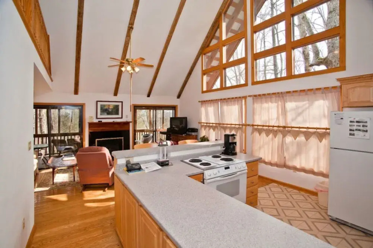 Adams Eden - 2 Br home by RedAwning