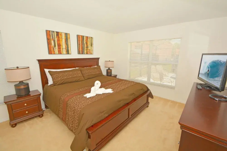 153CORD Orange Sky 4 Br home by RedAwning