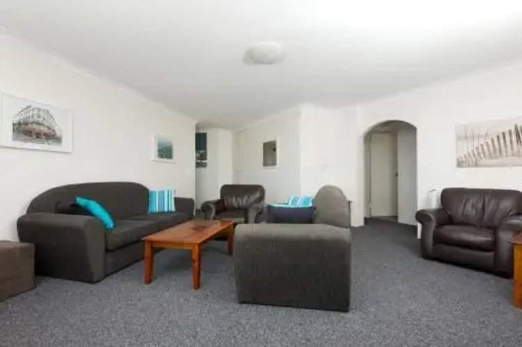 Beachpoint, Unit 303, 28 North Street