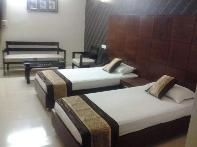 OYO 8627 Hotel Space