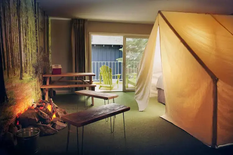 Base Camp Hotel