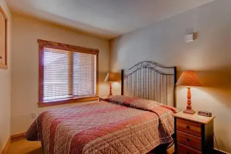 2235 Red Hawk Lodge