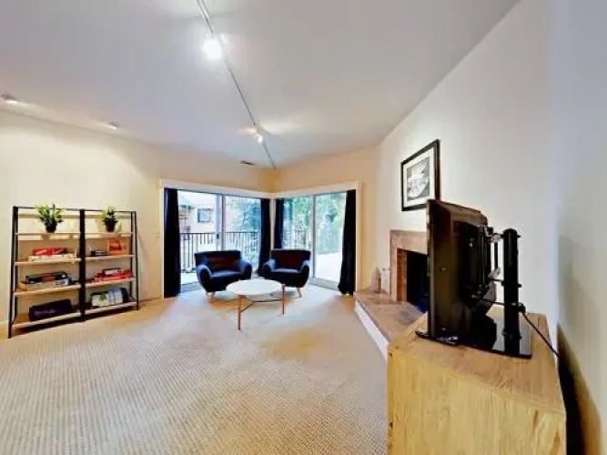 27509 West Shore Road Home