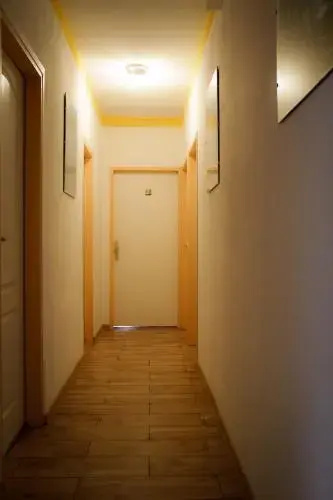 Chicken King's Rooms