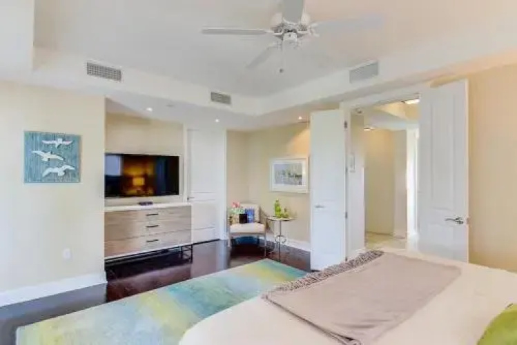 Oasis Beach Villa S-2 - 4 Br Condo