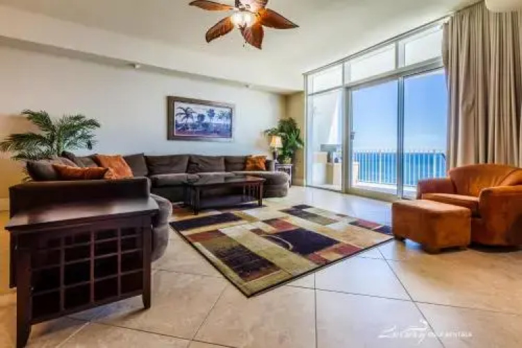 Turquoise Place 1908C