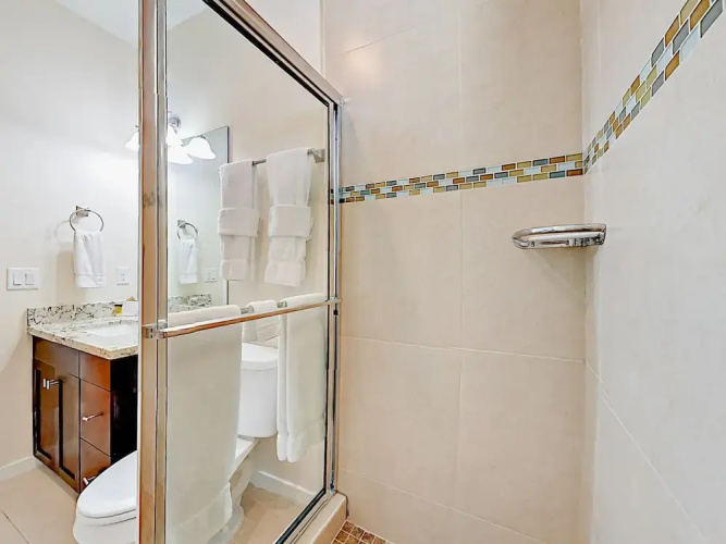 128 E Amberjack Condo Unit 4 - 3 Br condo by RedAwning