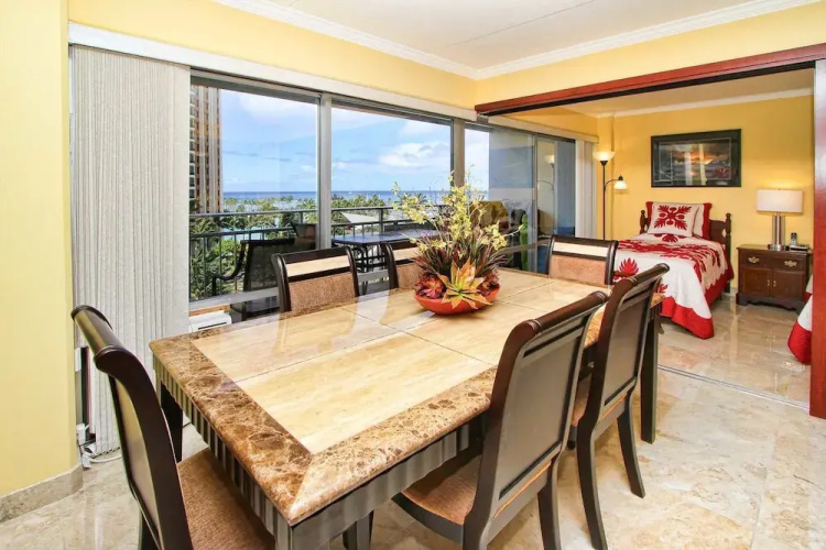Ala Moana Condo 1777-9 by RedAwning