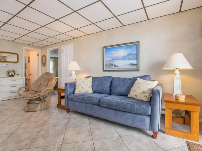46th St Windjammer 204 1Br Condo