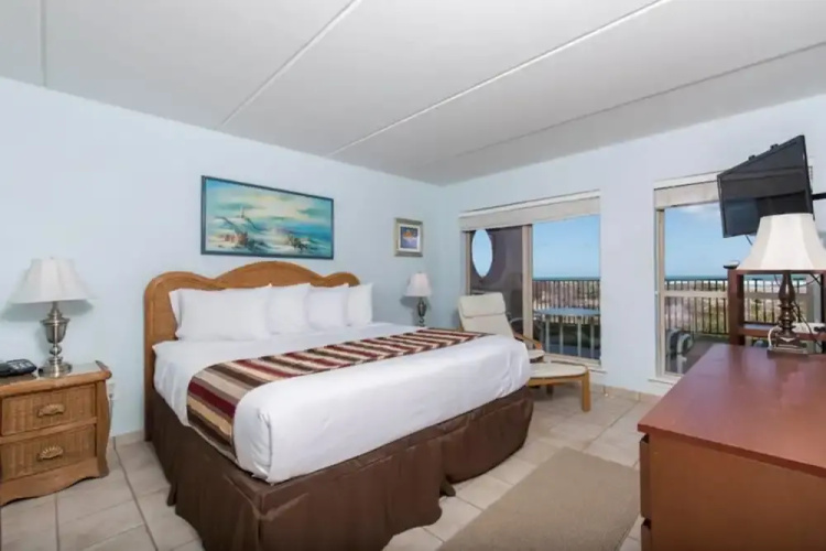 Suntide II Condominium 103