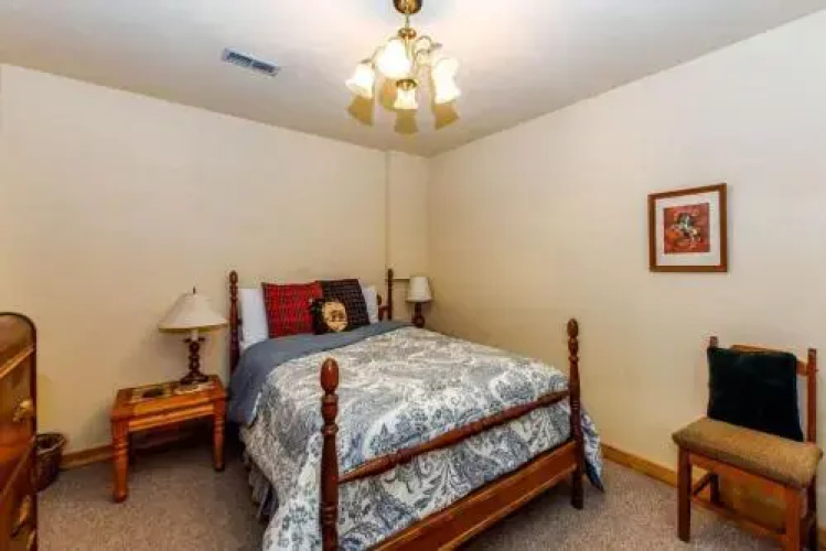 Beeks Peak - 4 Br home by RedAwning