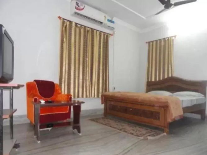 Maa Tarini Guest House