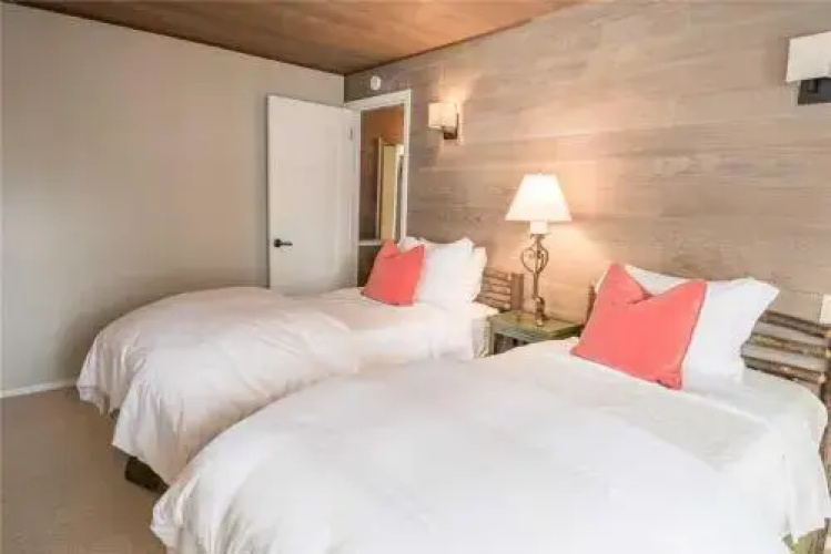 Dollar Meadows Condo 1368 by RedAwning
