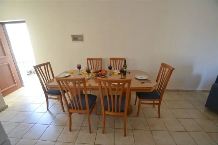 Daphne Apartment