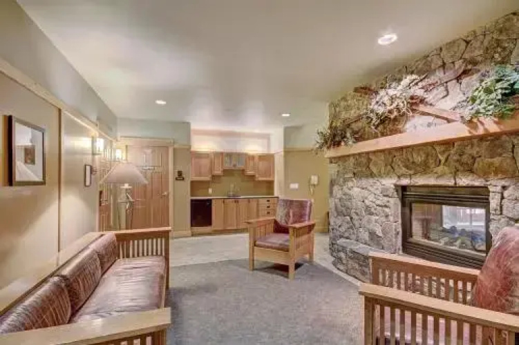 PP419 Passage Point 2BR 2BA by RedAwning