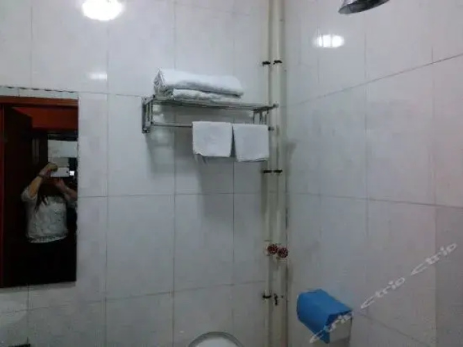 Luo Chuan Guo Hao Business Inn