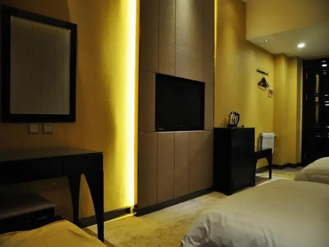 Aolong Business Hotel